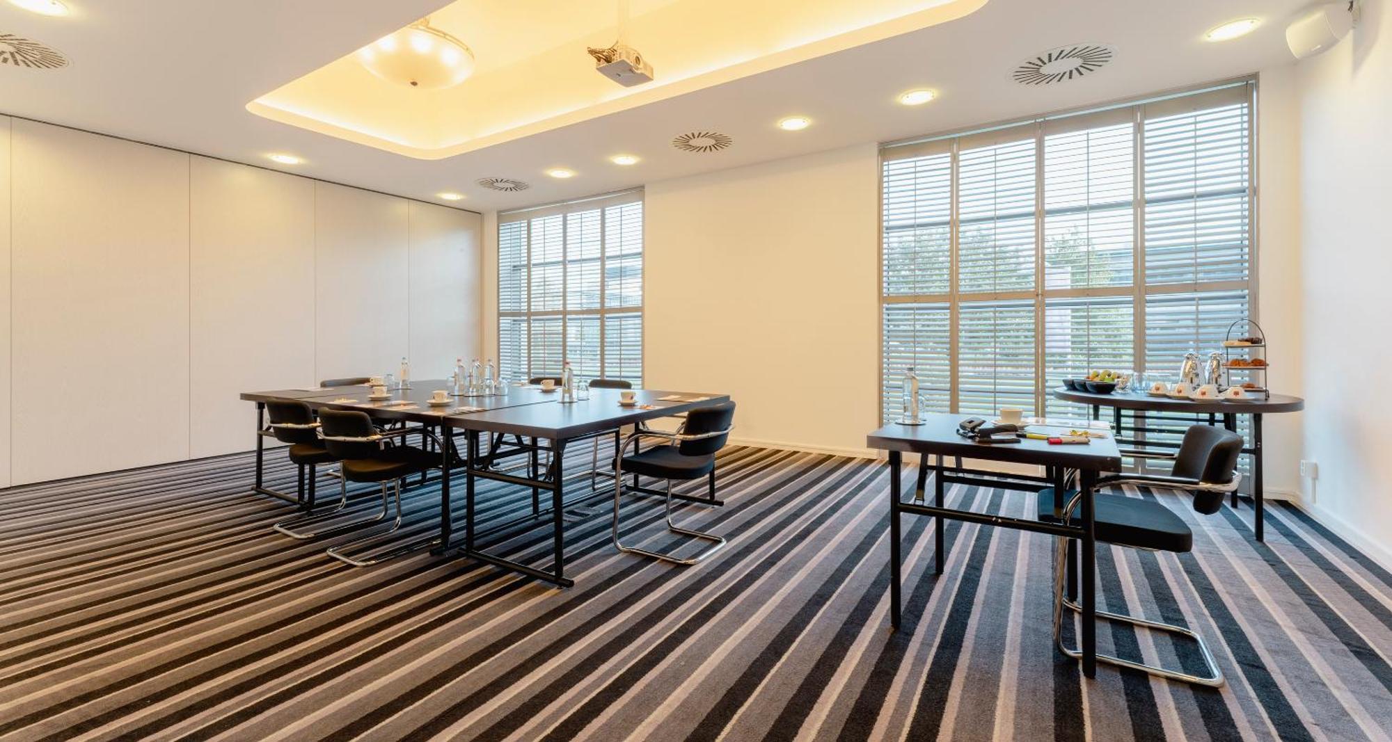 Plaza Premium Grand Winston Rijswijk Exterior foto